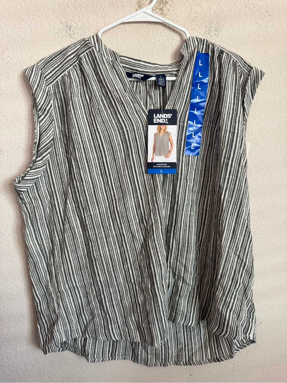 Land end ladies sleeveless split neck Blouse